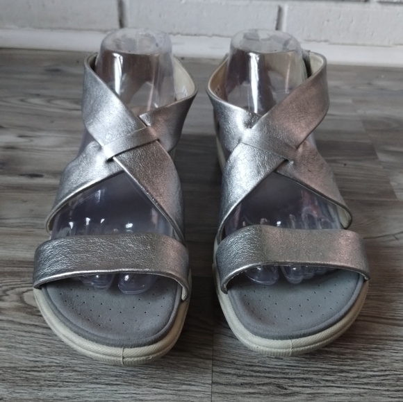 ECCO Damara Silver Strap Sandal Women's Size 39C US 8-8.5 Narrow - Picture 1 of 4